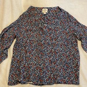Size L navy blue with orange floral St John’s Bay 3/4 sleeve shirt